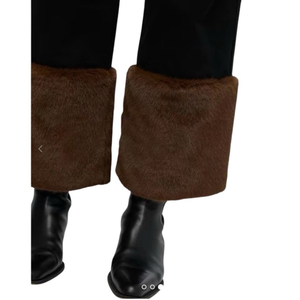 0856. Faux Fur Straight Leg Jeans - Picture 5 of 5